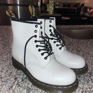 DR. MARTENS/Never Worn/Women's Size 9/White
